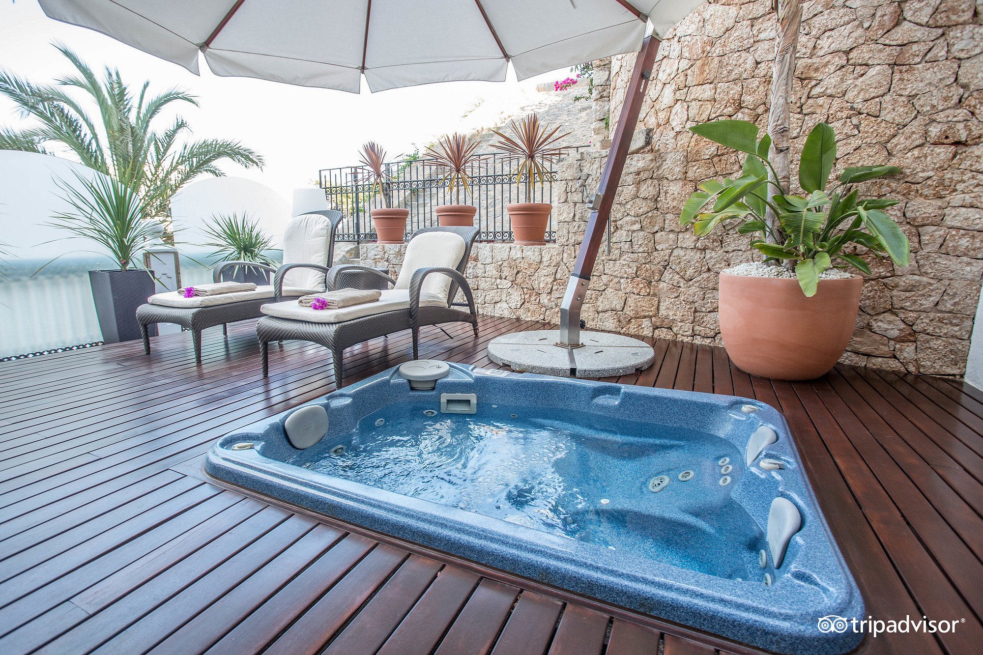 Hotel Mirador de Dalt Vila, habitación con jacuzzi privado