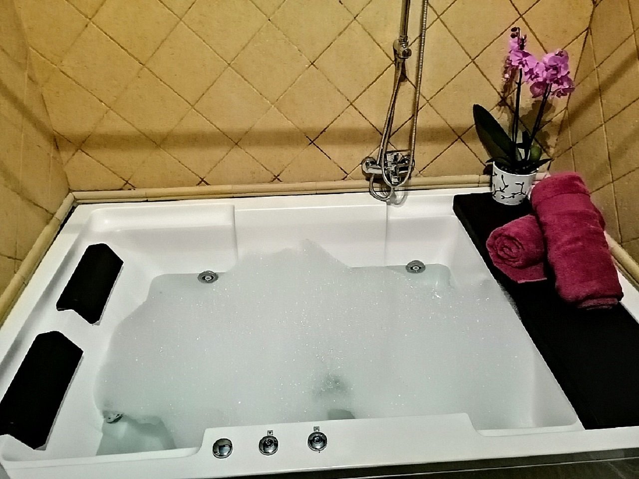Hotel Molino Del Puente Ronda, habitación con jacuzzi privado