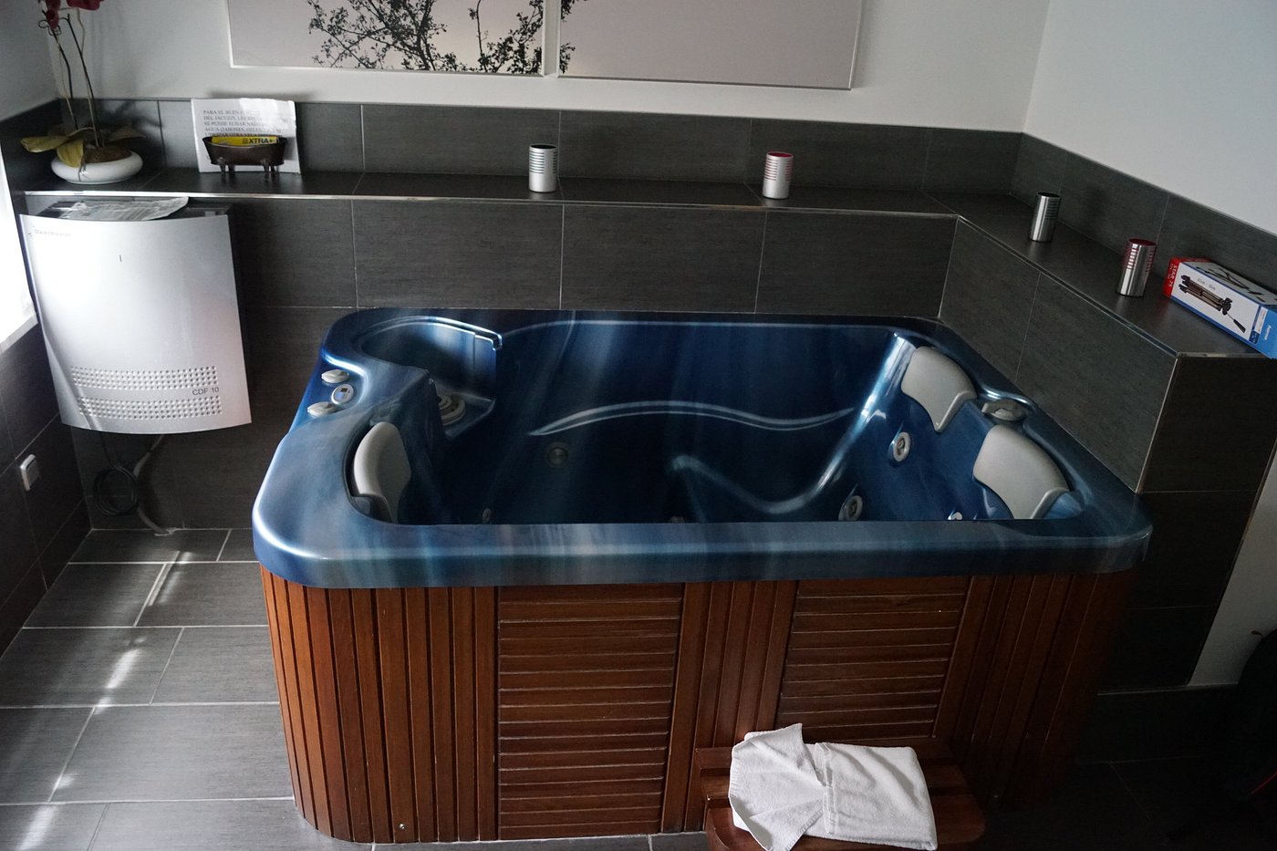 Hotel Mondragón, habitación con jacuzzi privado