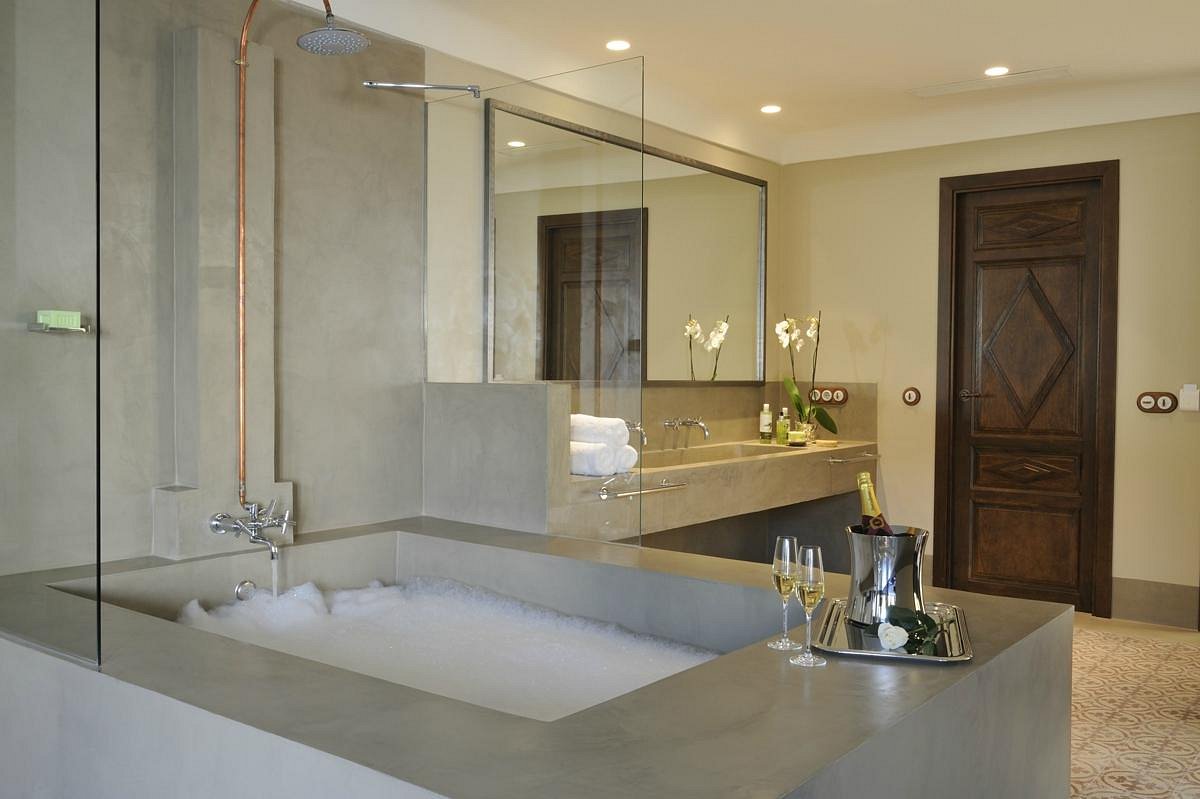 Hotel Palacio Carvajal Girón, habitación con jacuzzi privado