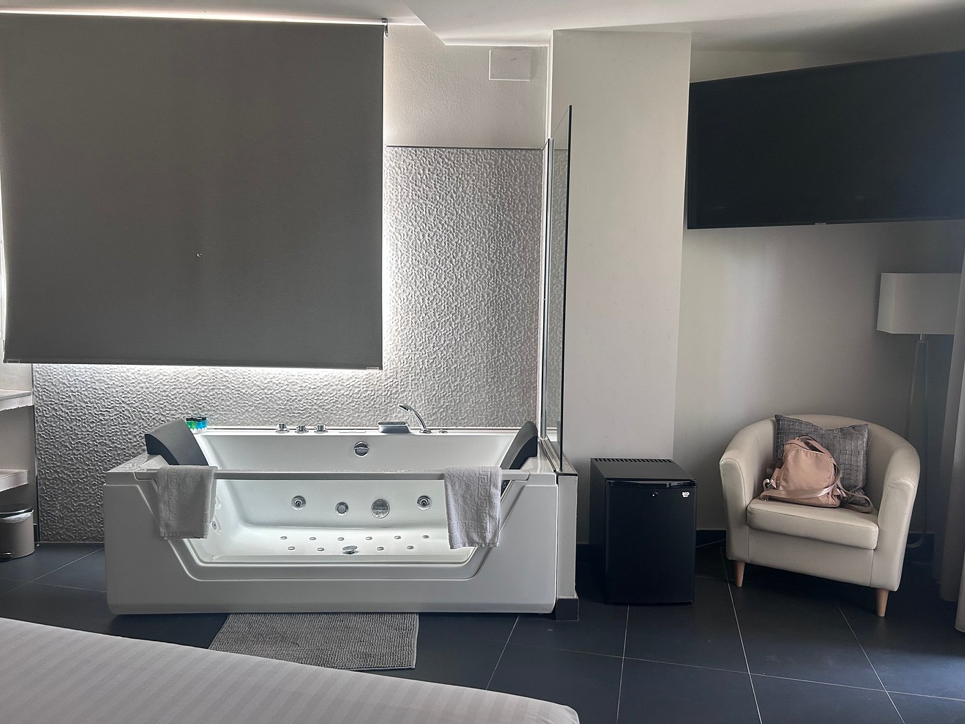 Hotel Puerta del Arco, habitación con jacuzzi privado