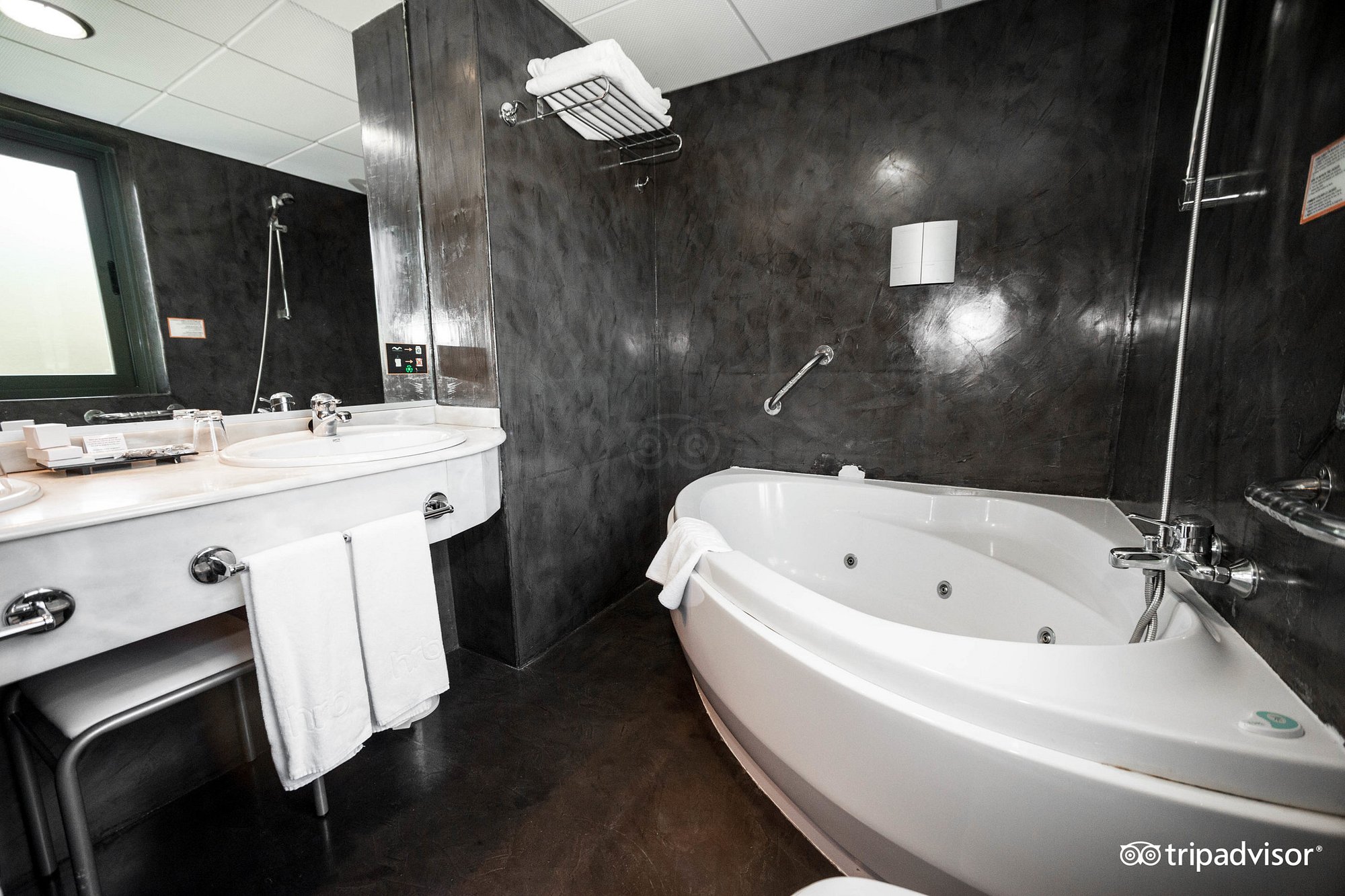 Hotel Río Bidasoa, habitación con jacuzzi privado