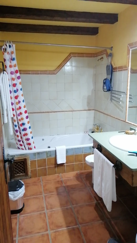 Hotel Rural Almazara, habitación con jacuzzi privado
