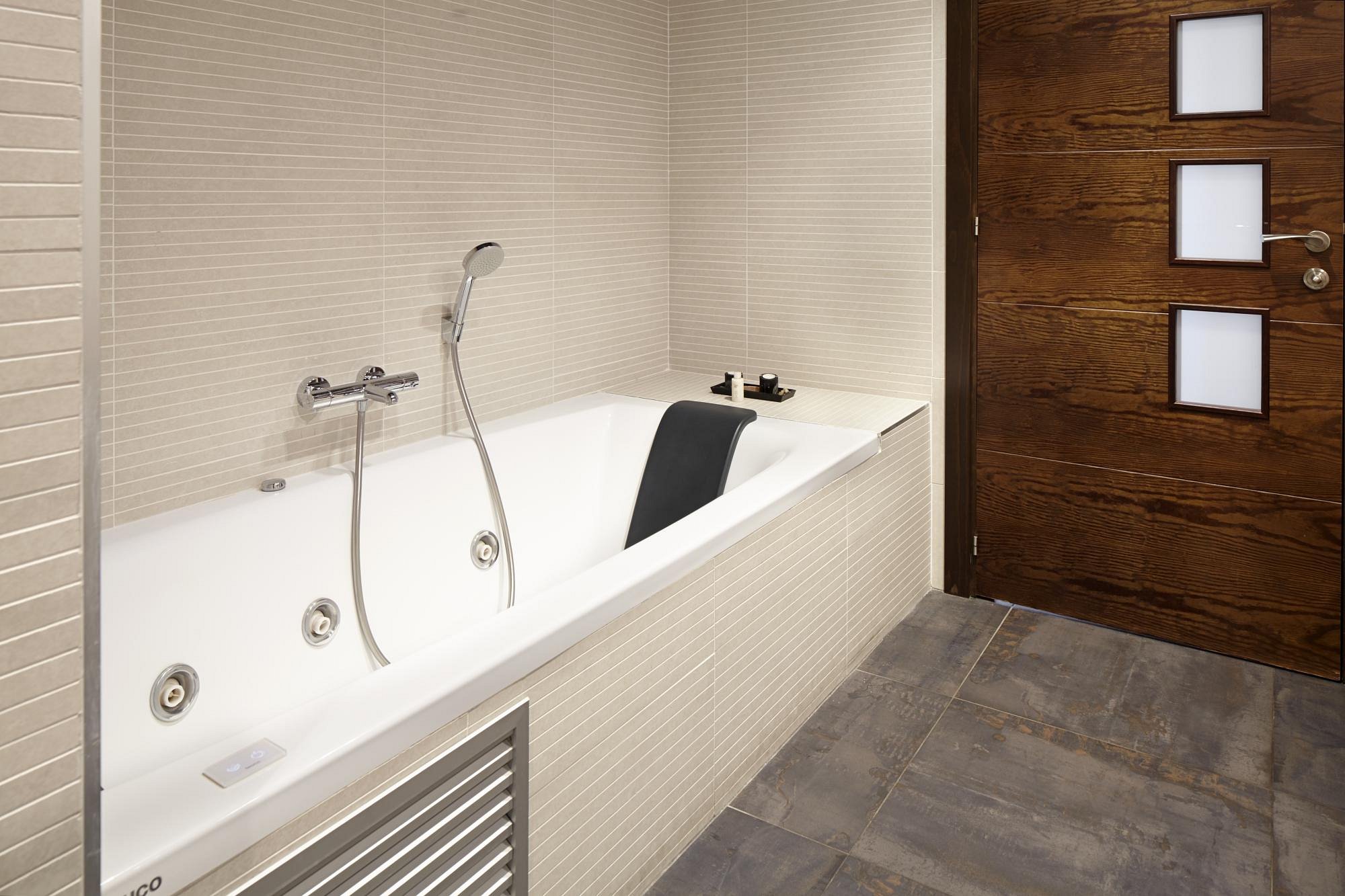 Hotel Rural Gaintza, habitación con jacuzzi privado