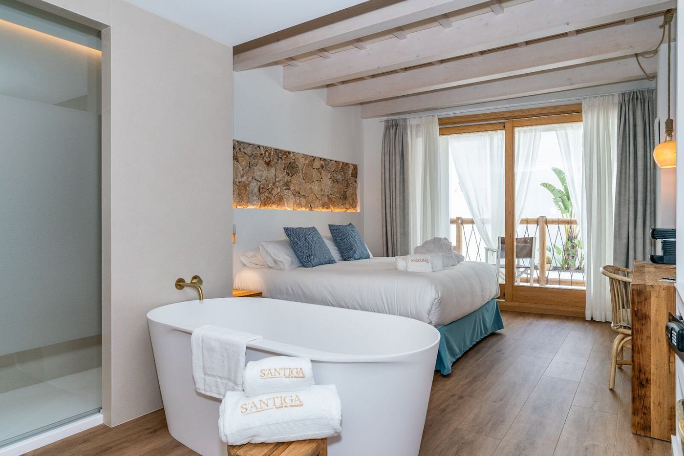 Hotel S’antiga, habitación con jacuzzi privado