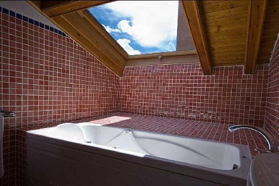 Hotel Teruel Plaza, habitación con jacuzzi privado