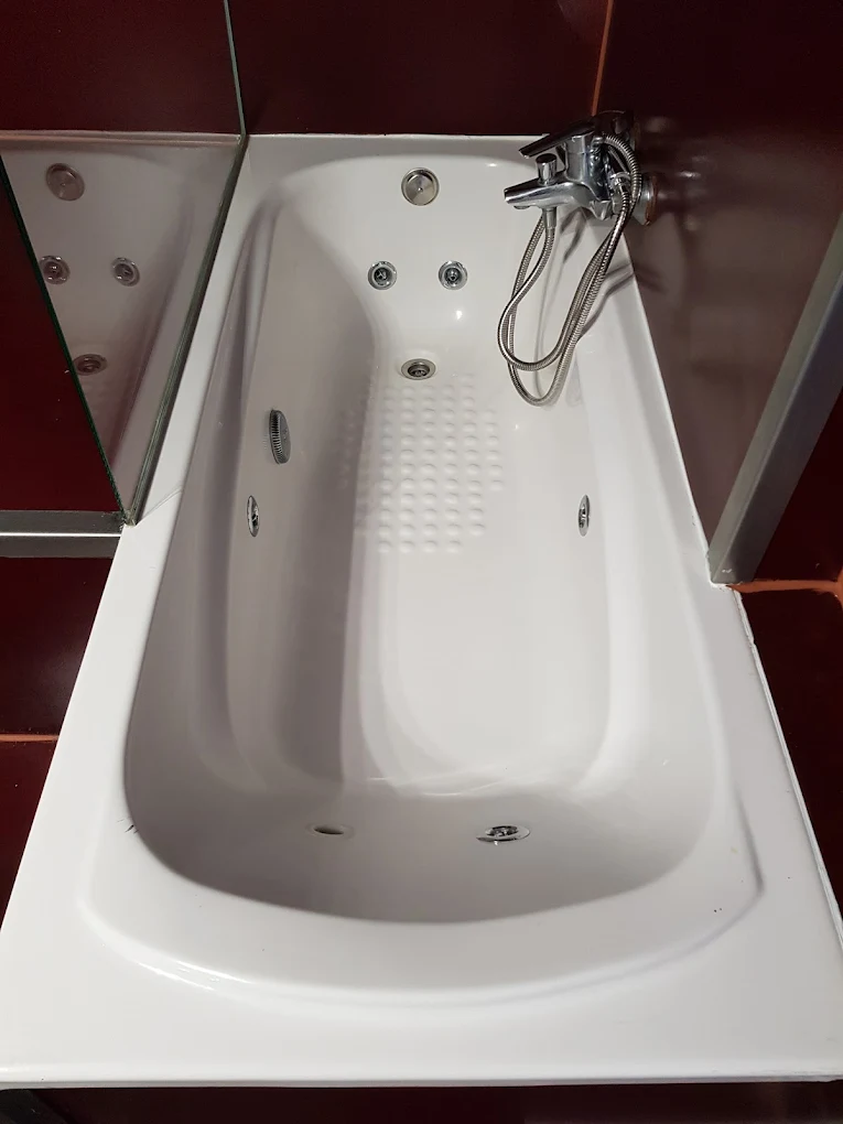 Hotel The Park Derio, habitación con jacuzzi privado