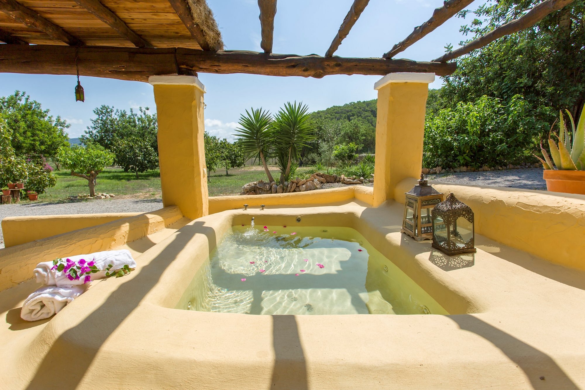 Las Mariposas Ibiza, habitación con jacuzzi privado