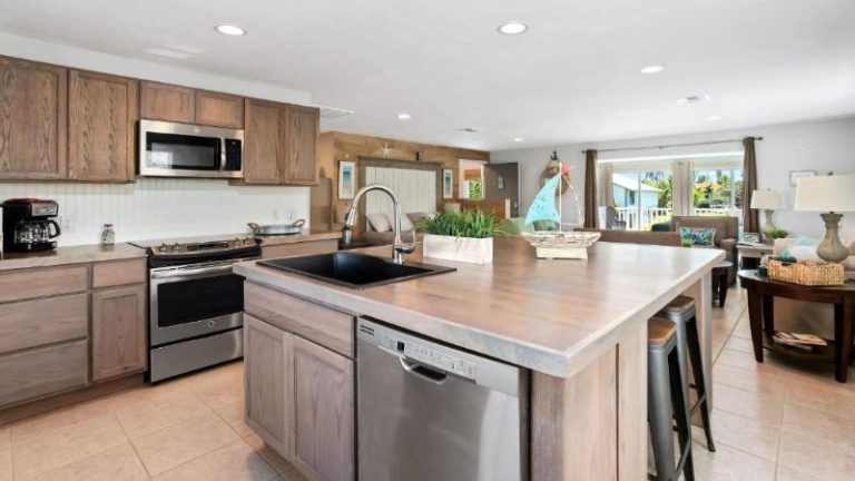 Latitude 26 Waterfront Boutique Resort