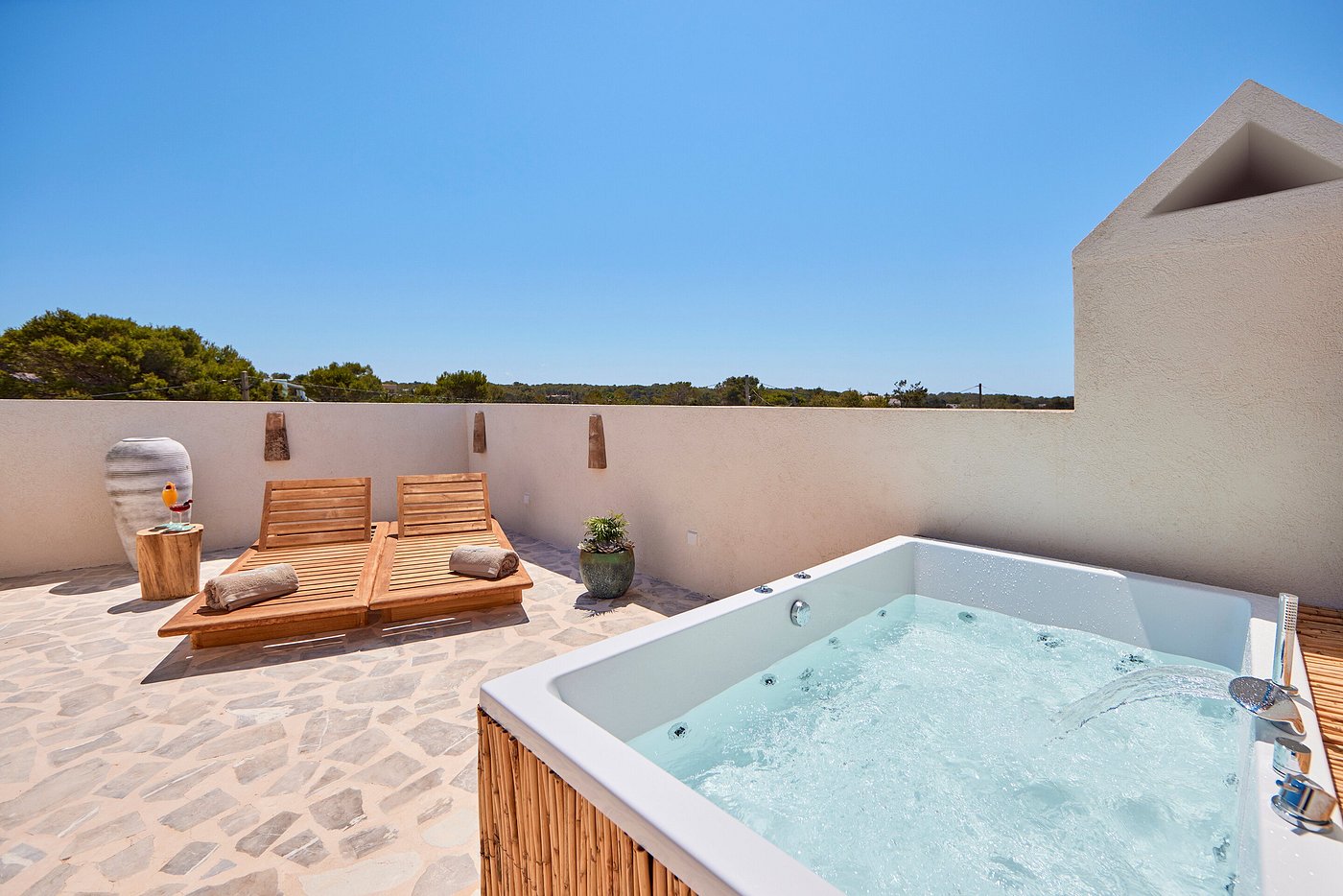 Mar Suites Formentera by Universal Beach Hotels, habitación con jacuzzi privado