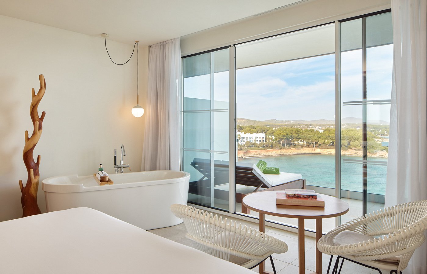 Melia Ibiza – Adults Only, habitación con jacuzzi privado