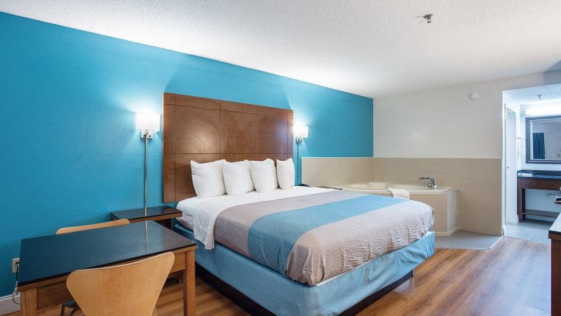 Motel 6 Albany, GA: the King Room with Whirlpool bathtub in Albany, GA