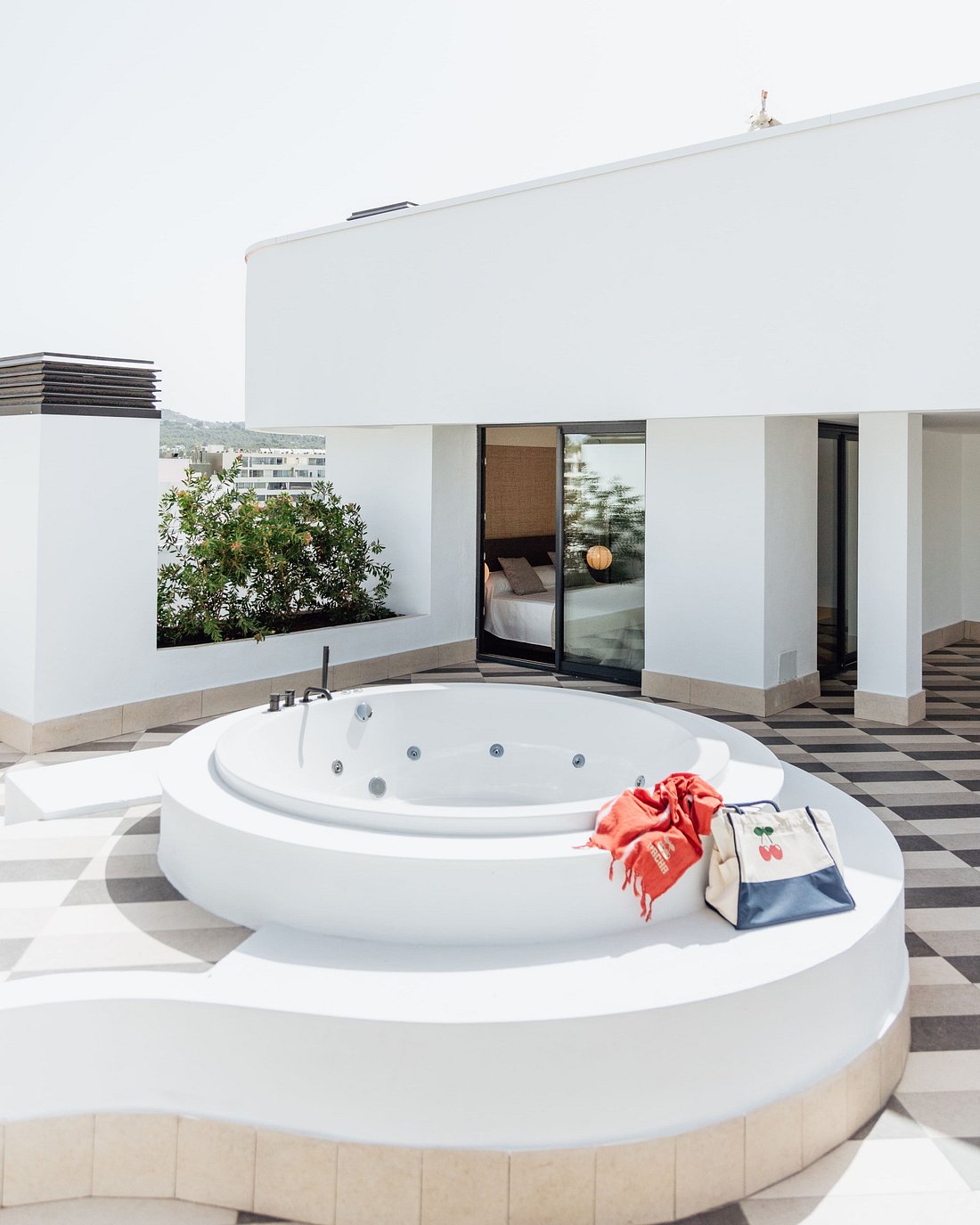 Pacha Hotel, habitación con jacuzzi privado