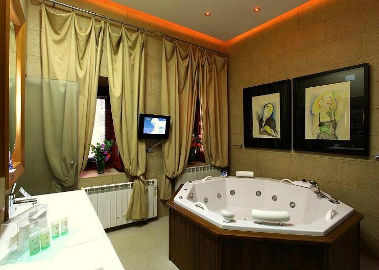 Palacio De La Serna, habitación con jacuzzi privado