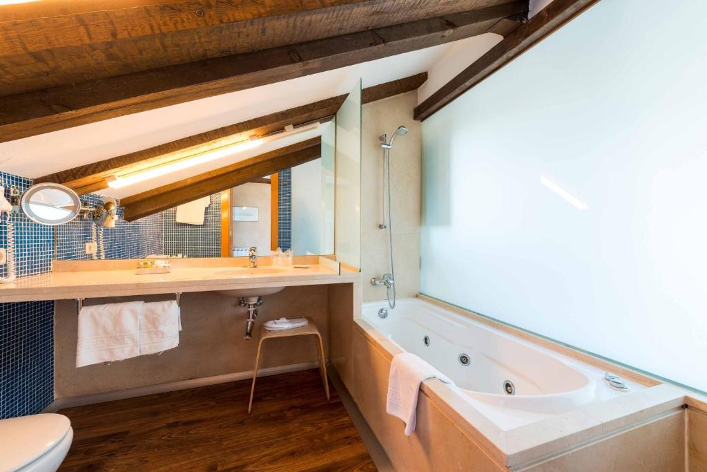 Posada Real de las Misas, habitación con jacuzzi privado