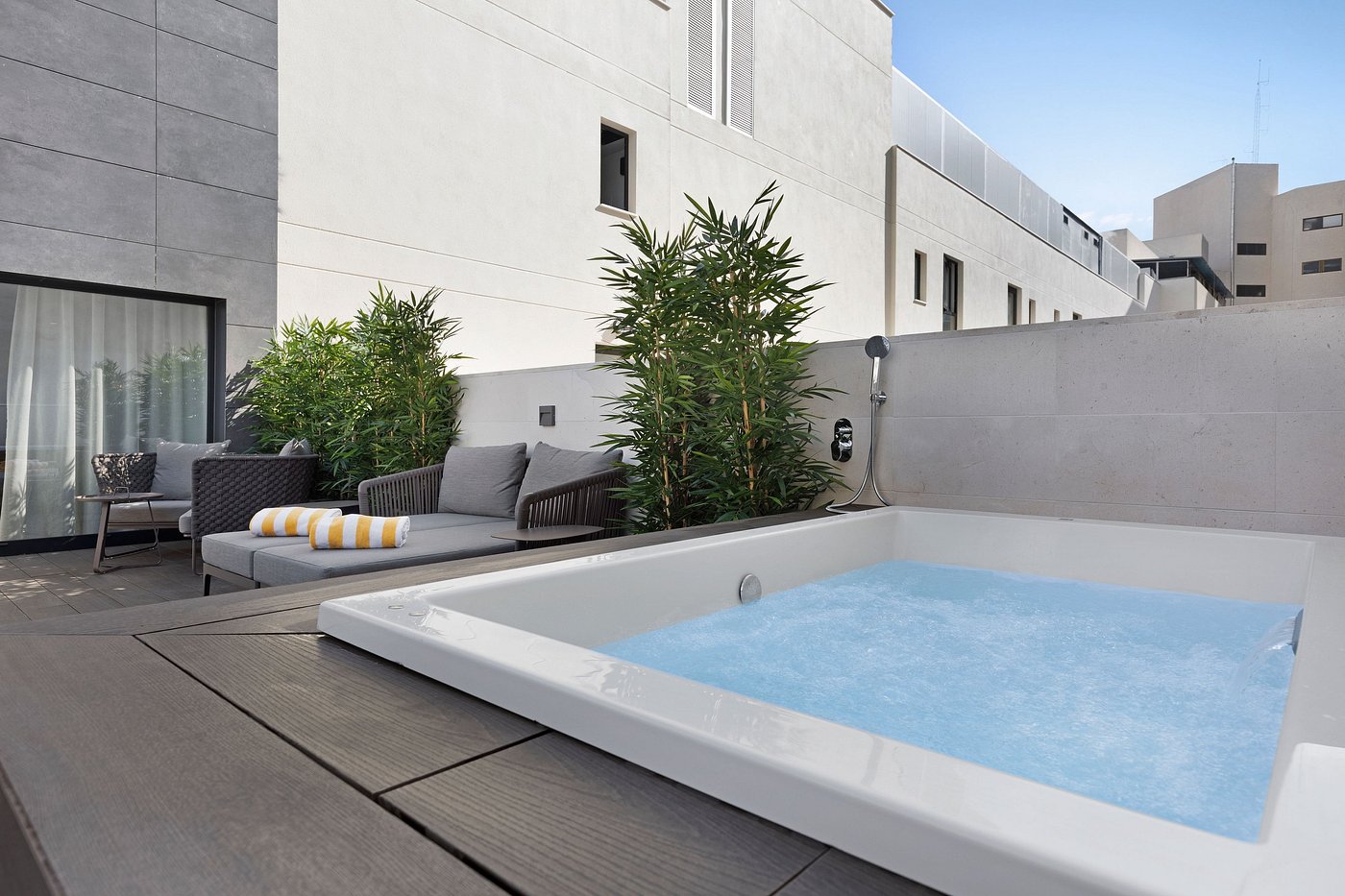 Protur Naisa Palma Hotel, habitación con jacuzzi privado