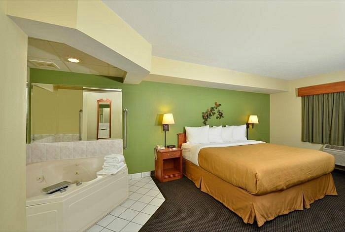 Quality Inn Bolingbrook I-55