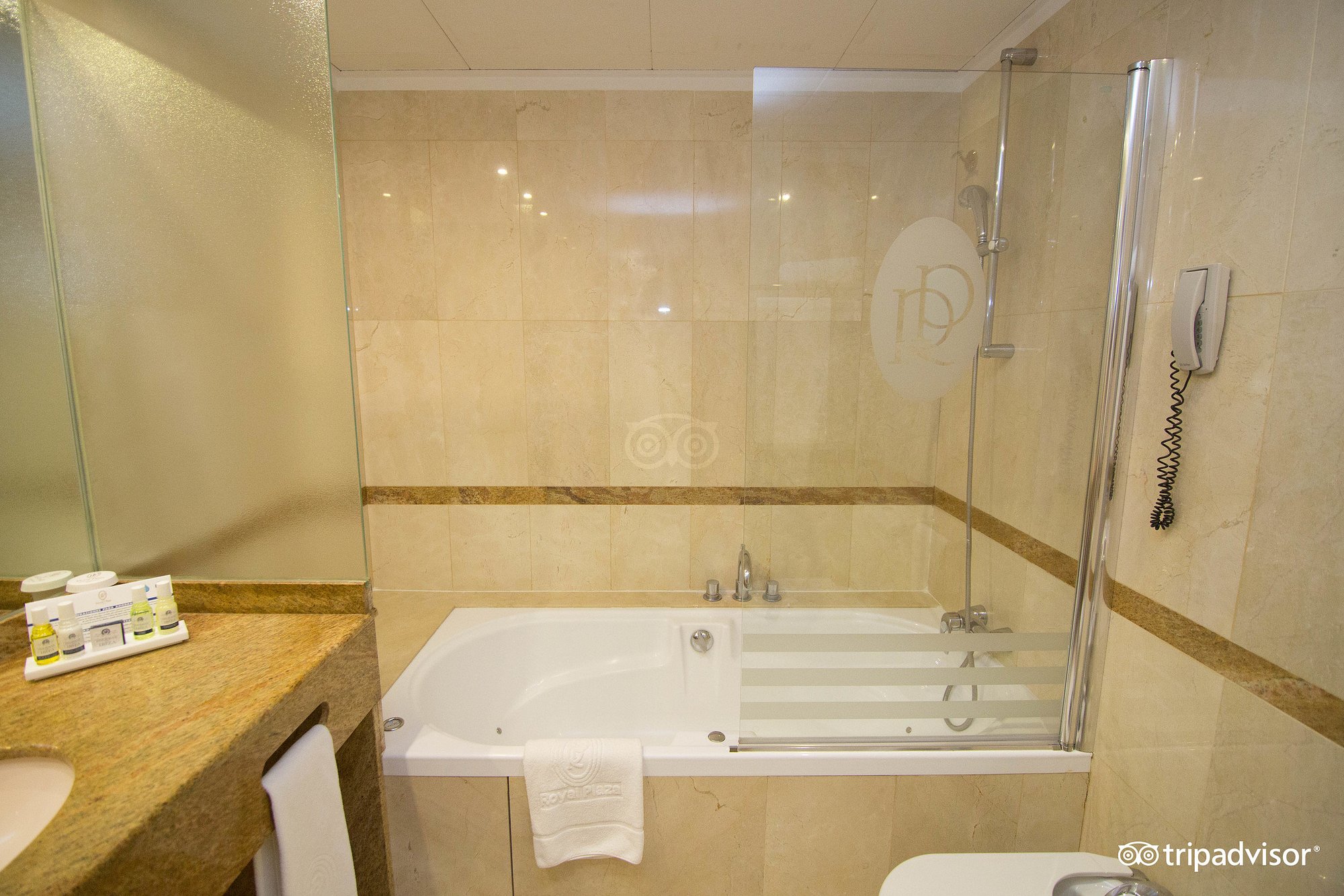 Royal Plaza Hotel, habitación con jacuzzi privado