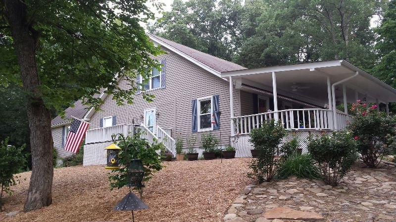 Serenity Hill Bed and Breakfast, room with private jacuzzi, photo 6