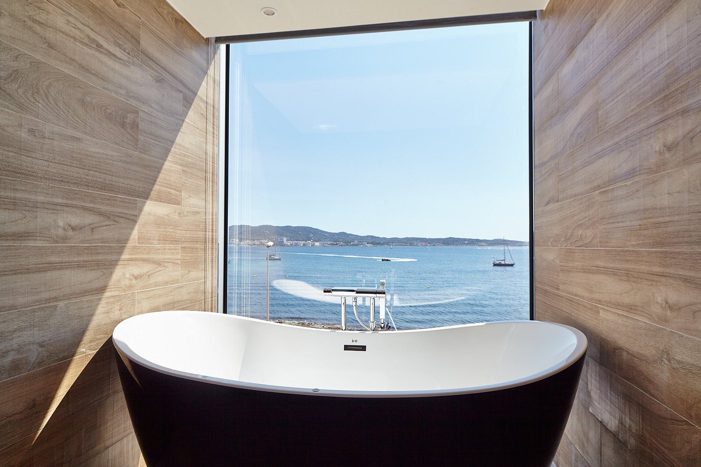 Sol Bahia Ibiza Suites, habitación con jacuzzi privado