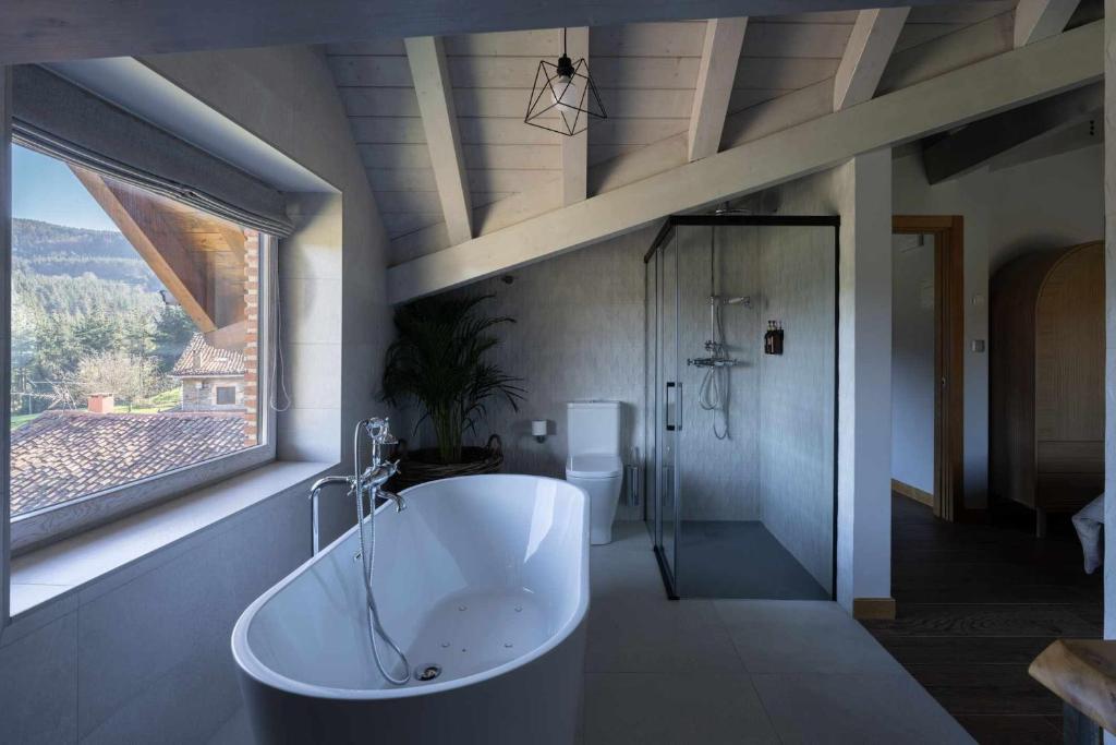 Soloandie Landetxea, habitación con jacuzzi privado