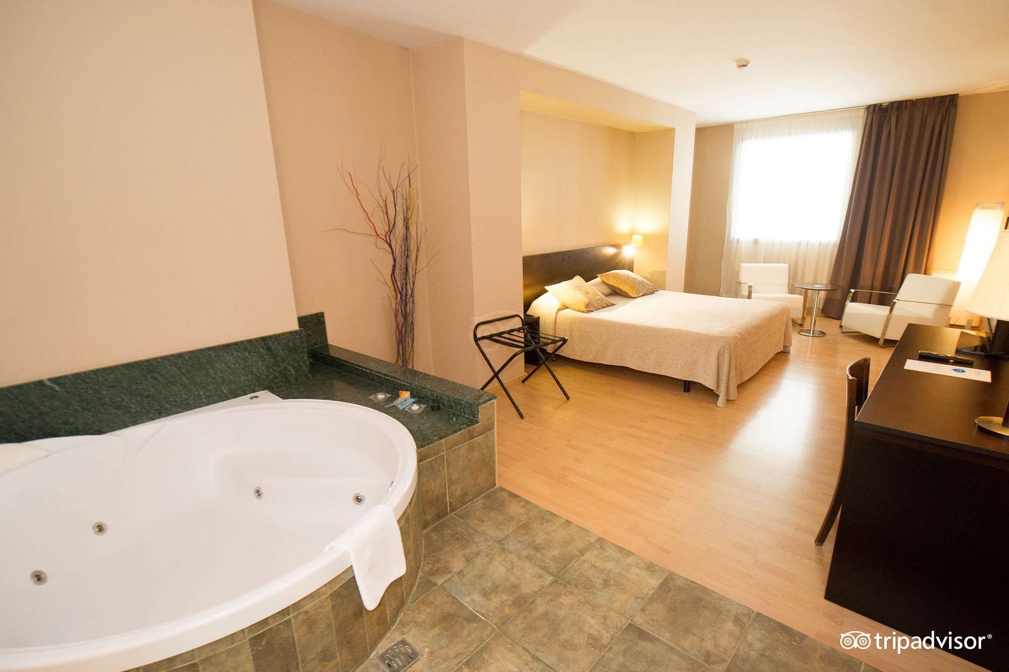 Spa Hotel Ciudad de Teruel, habitación con jacuzzi privado