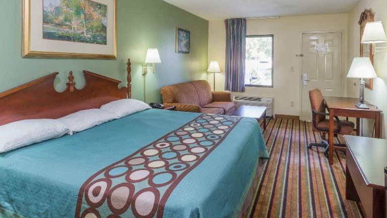 Super 8 by Wyndham Norcross/I-85 Atlanta