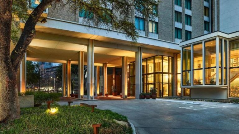 The Highland Dallas, Curio Collection by Hilton