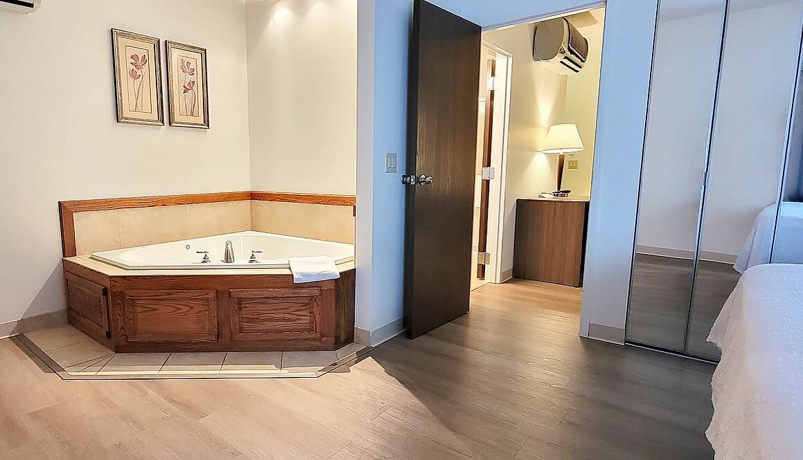 The Randolph Inn & Suites