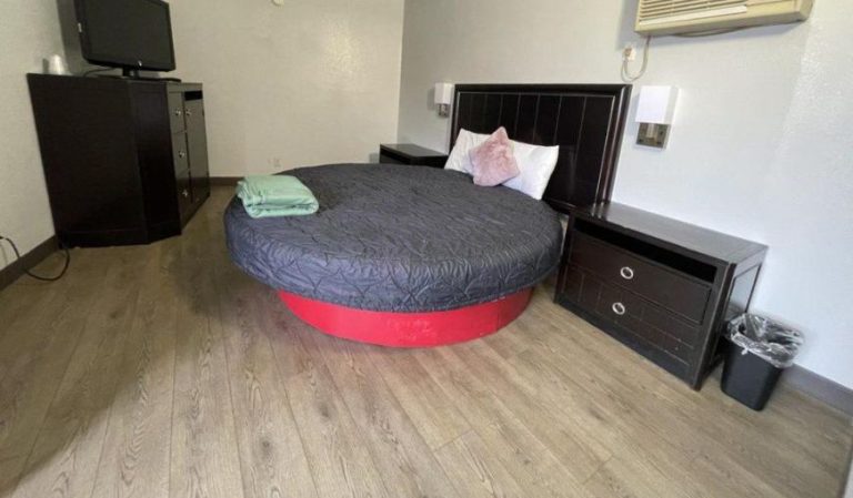 Towson East Motel