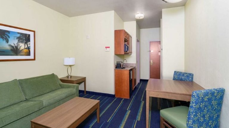 Triple Play Resort Hotel & Suites