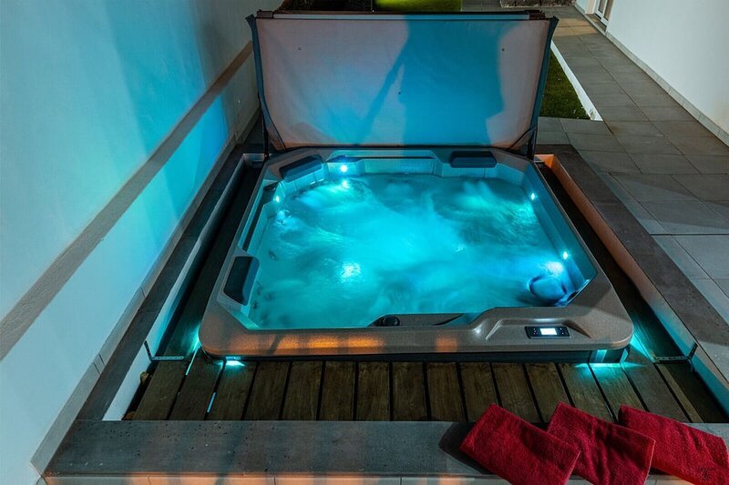Villa Rossa (LH215), habitación con jacuzzi privado