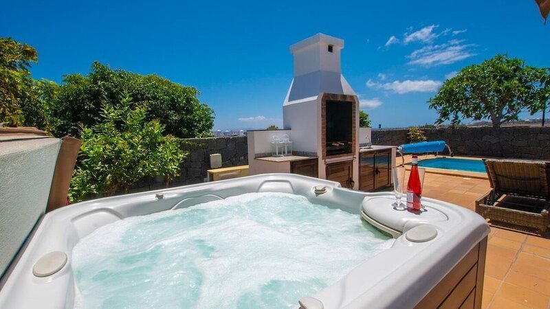 Villa Solsidan, habitación con jacuzzi privado