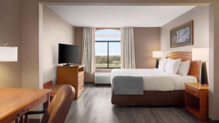 Wingate by Wyndham Bentonville Airport