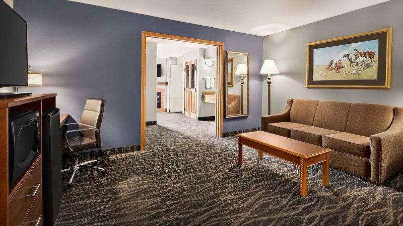 AmericInn by Wyndham Laramie Near University of Wyoming, room with private jacuzzi, photo 6