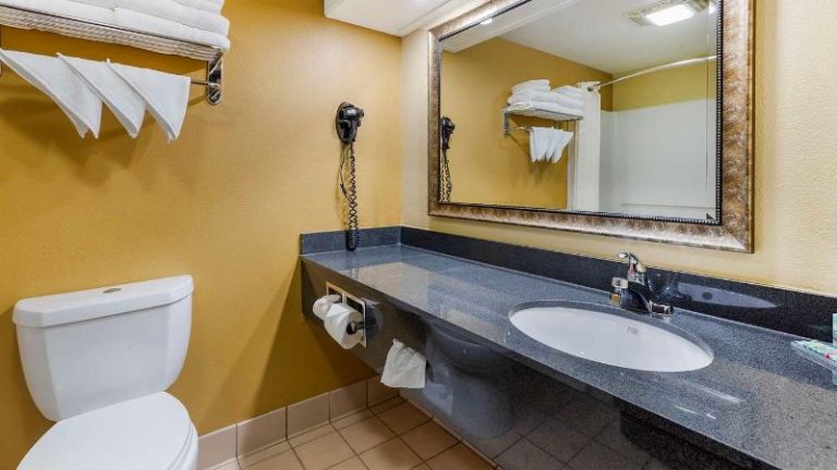 Best Western Kiva Inn
