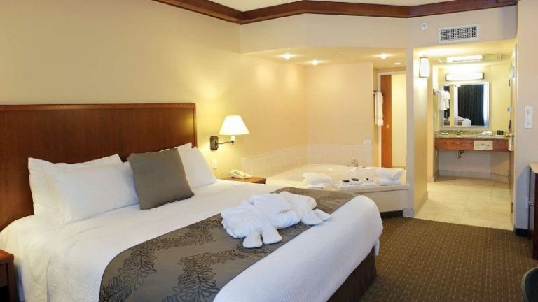 Best Western Plus Lamplighter Inn & Conference Centre