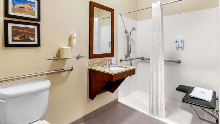 Comfort Inn & Suites Near University Of Wyoming