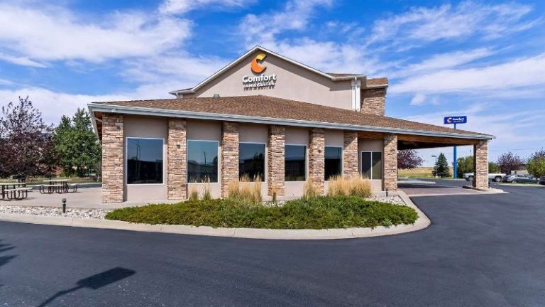 Comfort Inn & Suites Near University Of Wyoming