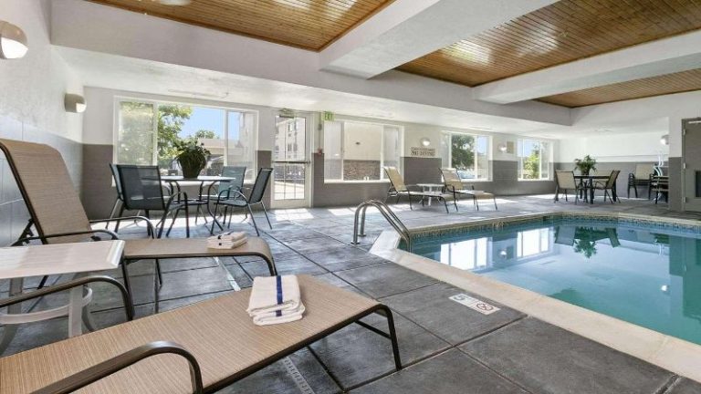 Country Inn & Suites by Radisson, Greeley, CO