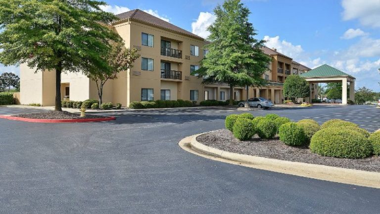 Courtyard Bentonville