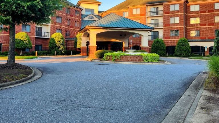 Courtyard Hickory