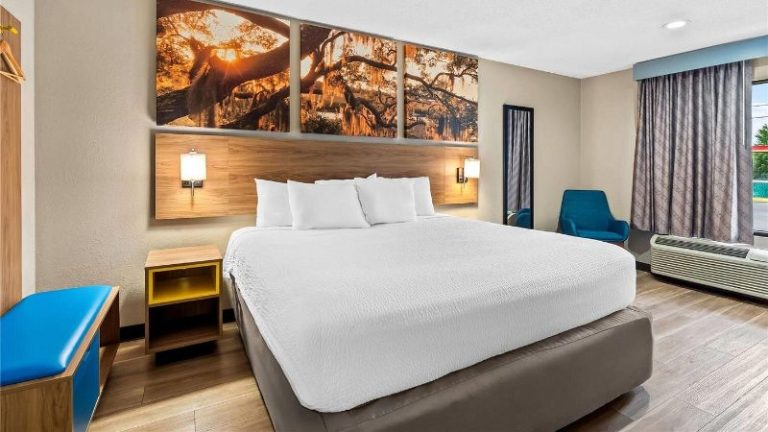 Days Inn by Wyndham Bainbridge
