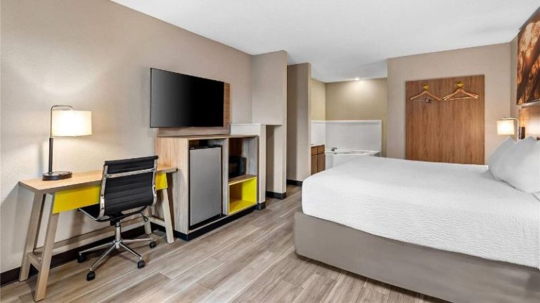 Days Inn by Wyndham Bainbridge