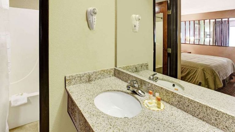 Days Inn by Wyndham Conover – Hickory