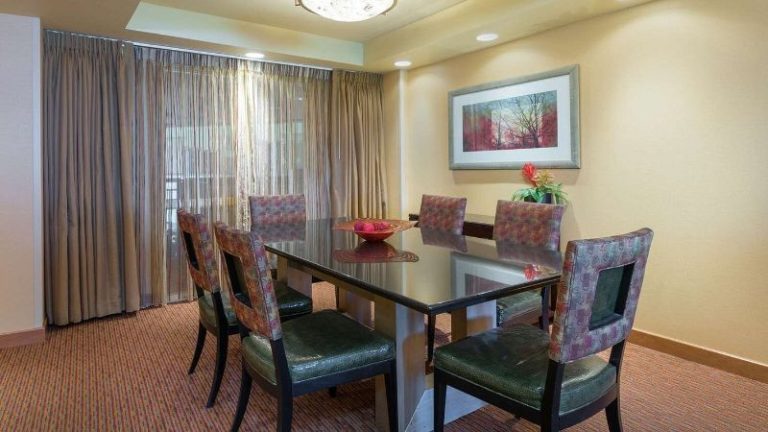 Embassy Suites By Hilton Loveland Conference Center