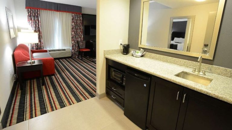 Hampton Inn & Suites Albany At Albany Mall