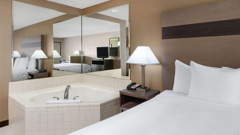 Hawthorn Suites by Wyndham Napa Valley