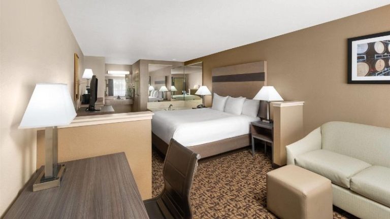 Hawthorn Suites by Wyndham Napa Valley