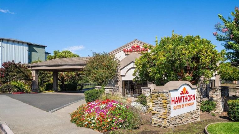 Hawthorn Suites by Wyndham Napa Valley